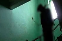 Bị bố mắng vì chơi điện tử, nam sinh lớp 8 treo cổ tự tử