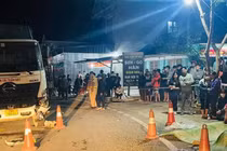 Yên Bái: Xe máy tông trực diện xe tải khiến 2 người tử vong 