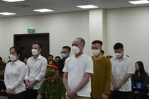 Xử vụ “chạy án” 3,7 triệu USD: Cựu GĐ BV Thủ Đức vắng mặt
