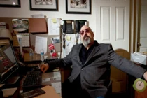 Quá khứ trượt dài của Kẻ xấu xa nước Mỹ và hành trình tìm lại bản ngã