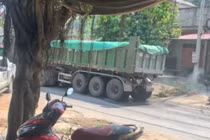 Va chạm liên tiếp giữa hai xe máy và ô tô, hai người tử vong