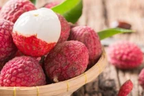 Người bán vải thiều lâu năm tiết lộ cách chọn vải ngon, không sâu đầu 