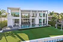 Dinh thự 12,85 triệu USD của tay đua ôtô Simon Gregg