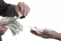 Đang học năm nhất đại học, con trai vay mẹ 100 triệu khởi nghiệp