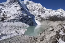 Hồ sông băng có thể tạo “sóng thần trên cạn", chuyên gia lo lắng 