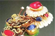 Mộ cổ bất ngờ nổ tung, kho báu 660 tỷ phát tán khắp nơi 