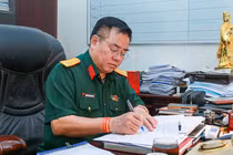 Ngọc hoàng đầu tiên Táo quân: Là đại tá, sếp của Tự Long