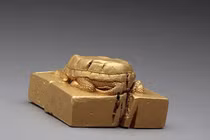 Nạo vét sông, đụng trúng khúc gỗ dẫn lối đến “kho báu” nghìn tỷ