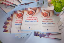 “Gieo mầm hạnh phúc mong con yêu”: Cẩm nang cho hành trình tìm con 