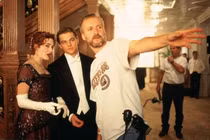 Tàu ngầm Nga từng mạo hiểm đưa người vào xác tàu Titanic thế nào? 