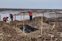 Đào đường, trúng mánh vì gặp hoàng tử 1.600 tuổi mang mặt nạ vàng