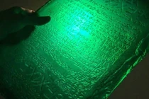 Bí ẩn phiến ngọc lục bảo cất giấu bí mật vũ trụ xuống mồ