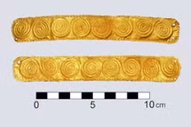 Bí mật ẩn giấu trong ngôi mộ thời Đồ đồng chứa đầy vàng, đá quý