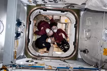 Nếu phi hành gia bị ốm trong không gian, chuyện gì sẽ xảy ra? 