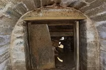 Đột nhập lăng mộ cháu gái Võ Tắc Thiên, tái mặt thấy "bóng người" 