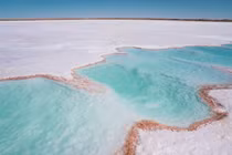 Bí ẩn hồ nước thú vị nhất thế giới “xuất hiện” 3 năm một lần