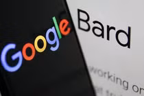 Chatbot Bard của Google mắc lỗi gì khiến "gã khổng lồ" trả giá đắt? 