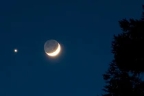 Kỳ thú khoảnh khắc Mặt Trăng hội ngộ ngũ tinh trên bầu trời tháng 7 