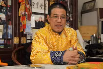 Mang bảo vật đi thẩm định, chuyên gia đột ngột phán: “Giao nộp ngay!”