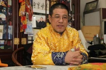 Mang bảo vật đi thẩm định, chuyên gia đột ngột phán: “Giao nộp ngay!”