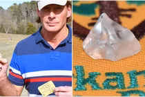 Đi dạo trong công viên, cặp đôi sốc toàn tập đụng trúng “kho báu"