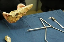 Bí ẩn cổ vật khổng lồ 300.000 năm khiến chuyên gia hoang mang