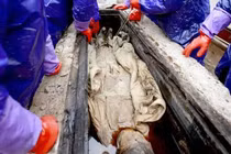 Giật mình xác ướp “thở dài” trong mộ cổ 2.000 năm tuổi 