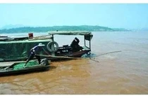 Ngư dân đem bán “khối sắt” khủng, chuyên gia lập tức phong tỏa hiện trường