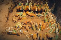 Kỳ bí kho báu dưới quan tài 3 tấn mộ tặc phải "bó tay" 