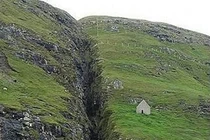 Hòn đảo tự động tách - nhập đầy ma quái, chuyên gia điên đầu giải mã 