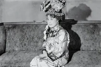 Lần đầu nhìn thấy bóng đèn, Từ Hi bất ngờ hét lên câu gì? 