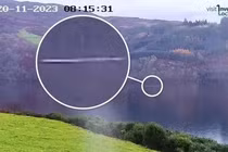 Nóng: Thợ săn quái vật hồ Loch Ness tóm được sinh vật huyền thoại? 