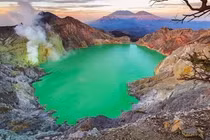 Lộ ảnh bóc trần sự thật kinh dị hồ nước “ma quái” nhất Trái Đất