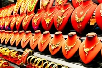 Giá vàng hôm nay 9/5: Vàng thế giới bất ngờ quay đầu tăng trở lại