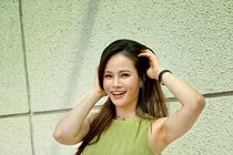 Sắc vóc tuổi 40 của nữ MC "Bản tin tài chính"