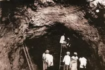 Phá núi, tình cờ phát hiện kho báu chứa bảo vật không thể sao chép 