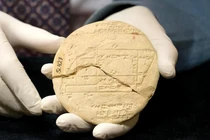 Định lý Pythagore được tìm thấy trên tấm đất sét của người Babylon cổ đại