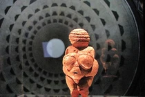 Quét micro-CT, bất ngờ phát hiện bí mật trong bức tượng Thần vệ nữ Willendorf