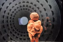 Quét micro-CT, bất ngờ phát hiện bí mật trong bức tượng Thần vệ nữ Willendorf