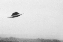 Giật mình vật thể lạ xuất hiện trên dãy núi Andes: UFO ghé thăm? 