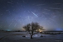 Lạ lùng mưa sao băng làm “rối não” các nhà khoa học