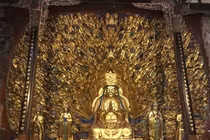 Tượng Phật Bà Quan Âm bất ngờ rung chuyển... bảo vật bỗng lộ ra 