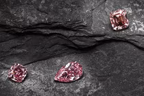 Vỏ Trái đất tách đôi, “kho báu” kim cương hồng bung tràn khắp nơi