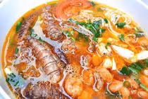 Để nấu bún hải sản ngon ngọt tự nhiên, hãy nhớ bí quyết này