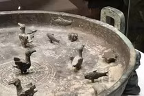 Kinh ngạc bảo vật 2.600 tuổi, đổ nước vào vật bên trong xoay 360 độ