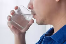 Loại nước có thể gây ung thư, một số người vẫn uống hàng ngày 