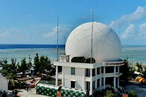 Cận cảnh lớp "áo giáp" bảo vệ không thể thiếu của dàn radar biển đảo Việt Nam 