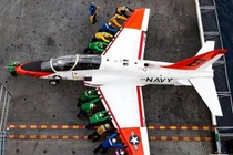 Kỳ thú: Chi tiết nhiệm vụ của từng màu áo hải quân Mỹ trên boong tàu sân bay