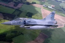 Nguyên nhân khiến Việt Nam không mua được tiêm kích Mirage-2000 của Pháp