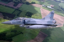 Nguyên nhân khiến Việt Nam không mua được tiêm kích Mirage-2000 của Pháp